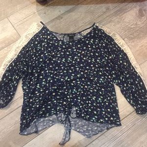 RUE 21 Open-Arm Floral Top